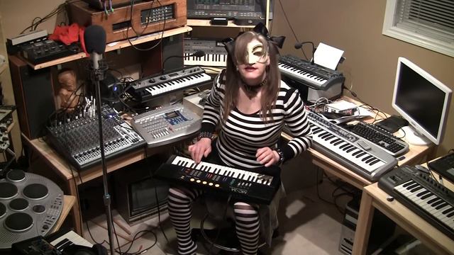 Lola Internet Presents: MC-3A Square Wave Synth