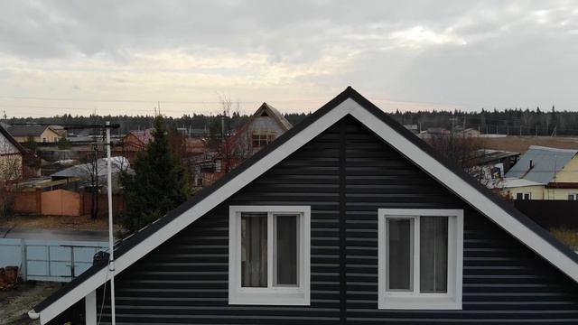 Отзыв Академия Кровли Тюмень. Построили крышу с покрытием металлочерепица, обшили фасад сайдингом. смотреть онлайн