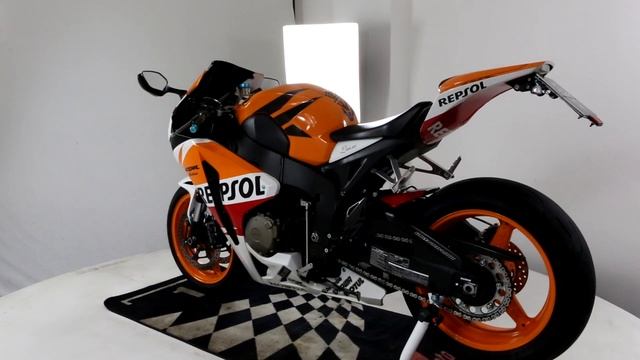 HONDA CBR 1000 RR REPSOL ARROW смотреть онлайн