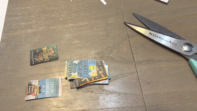 How to make a 📚Book Christmas Ornament | Make a Christmas ornament with me | Gift for Book lovers! смотреть онлайн