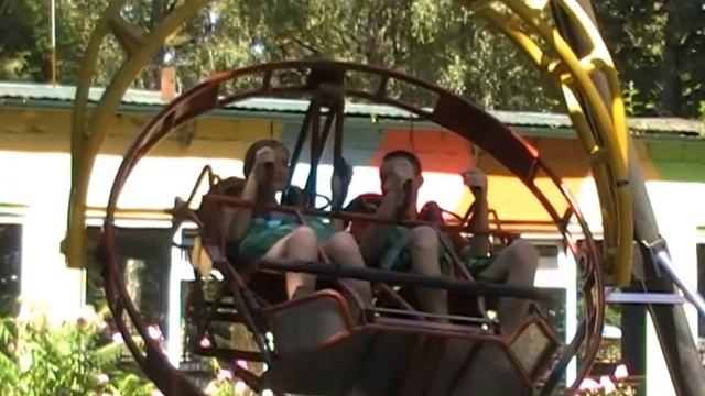 Валюша на "супер пупер" каруселі смотреть онлайн