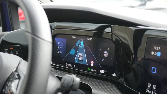 VW Golf 2023: Neuer Travel Assist mit Spurwechselassistent & optimierter Bedienung im Test смотреть онлайн