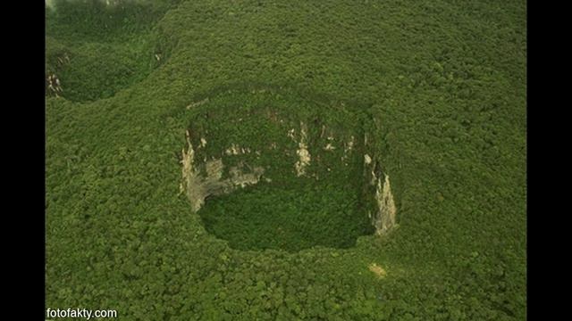 Топ 10 самых больших дыр в мире! смотреть онлайн