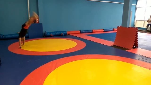 Акробатика в клубе Волгарь смотреть онлайн