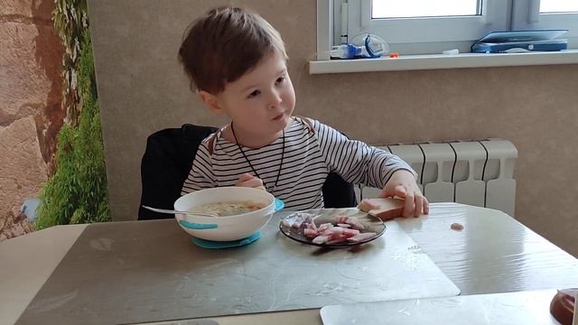 После прогулки суп с салом очень заходит)))