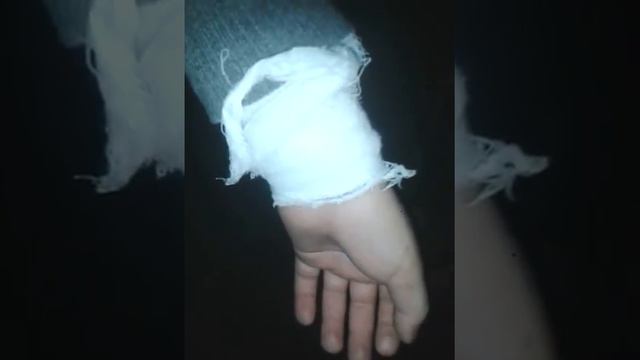 Девочка пытается делать паркур-странно смотреть онлайн