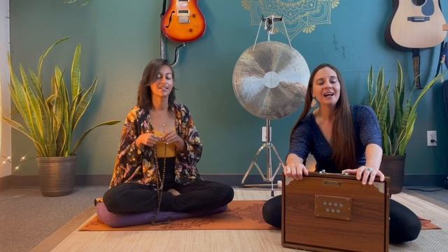 Om Dum Durgayei Namaha (Invoking Divine Protection) смотреть онлайн