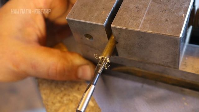 БОЕВАЯ БЕНЗИНОВА ЗАЖИГАЛКА ИЗ ГИЛЬЗЫ. PETROL LIGHTER FROM THE SLEEVE. DIY смотреть онлайн