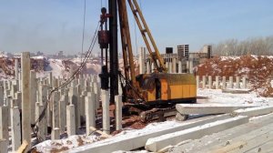 Работа сваебойки