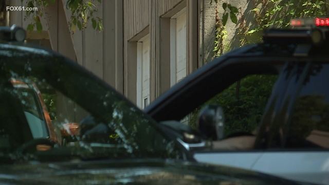 Guilford police: 3 cars stolen, unlocked houses entered by suspects смотреть онлайн