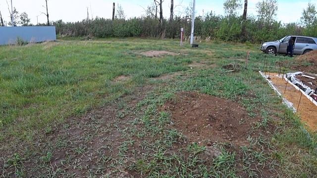 Фундамент из пластиковых ящиков и глины Стройка смотреть онлайн