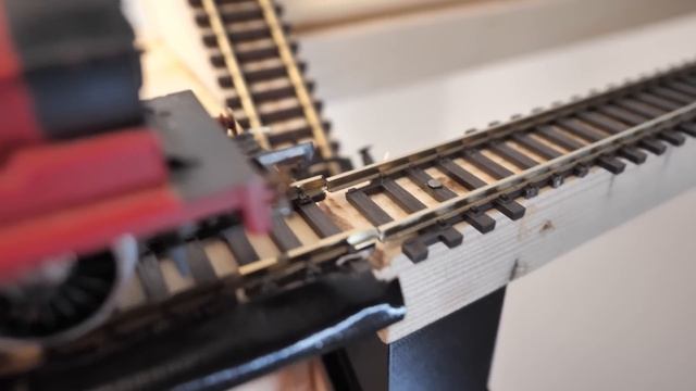 Building a model train to deliver COFFEE! смотреть онлайн