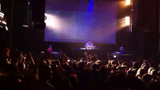 Flying Lotus 13/07/11 смотреть онлайн