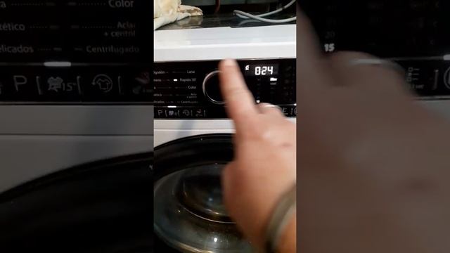 ¿Cómo blockear el tablero del Lavarropas Whirlpool 6th Senselnverter 8,5kg 1400 revoluc.? смотреть онлайн