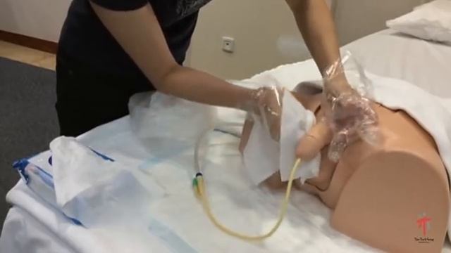Care of Urinary Catheter - Perineal Care for Bed-Bound Male with Catheter смотреть онлайн