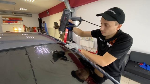 Поклейка тонировки своими руками! Обучение тонированию и бронированию. смотреть онлайн