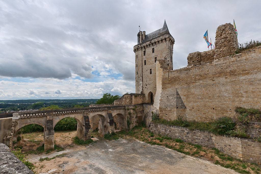 Замок Шинон: тюрьма тамплиеров смотреть онлайн