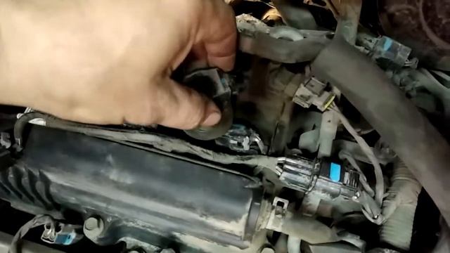 Kia Cerato. Замена свечей зажигания. смотреть онлайн