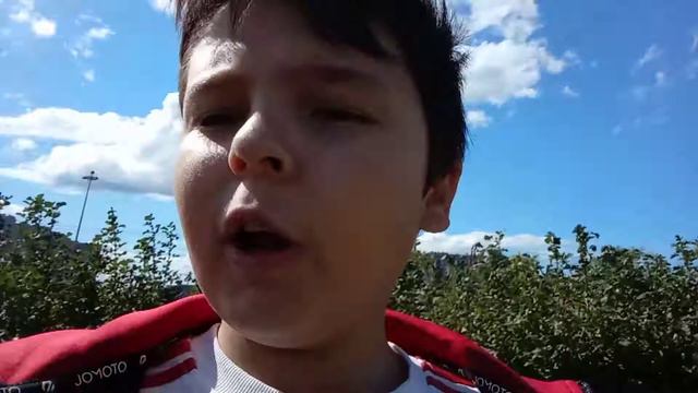 Гуляю, где река и ж/д с лицом. смотреть онлайн