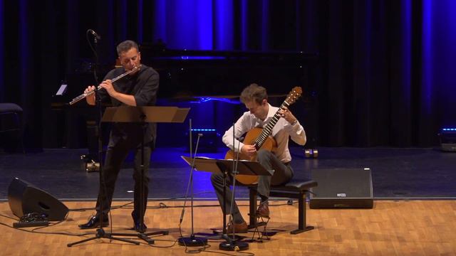 Astor Piazzolla - Bordello 1900 from History of Tango - Dejan Gavric-flute,Goran Krivokapic-guitar смотреть онлайн