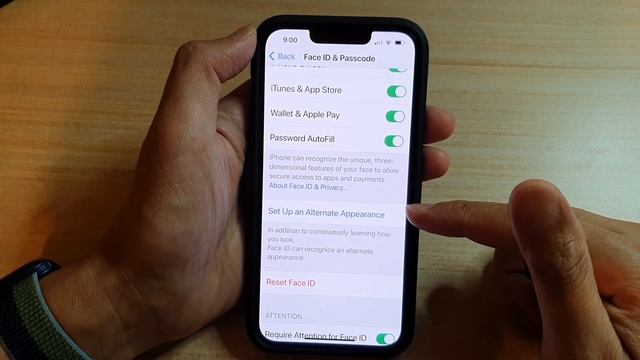 iPhone 13/13 Pro: How to Setup Face ID for a Second Person смотреть онлайн