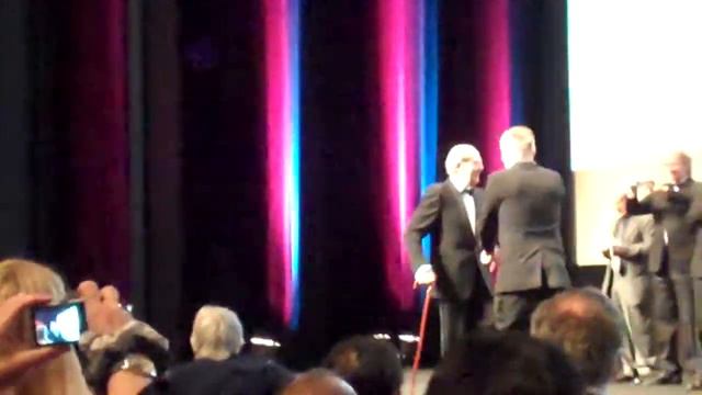 Standing ovation to Manoel de Oliveira/Un Certain Regard opening/Cannes 2010 смотреть онлайн