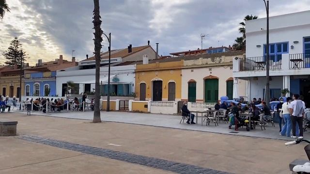 В декабре можно загорать и купаться! Тёплый день на море! смотреть онлайн