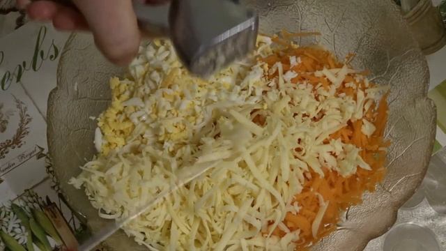 Аппетитный и очень простой в приготовлении салатик/Simple appetizing salad смотреть онлайн