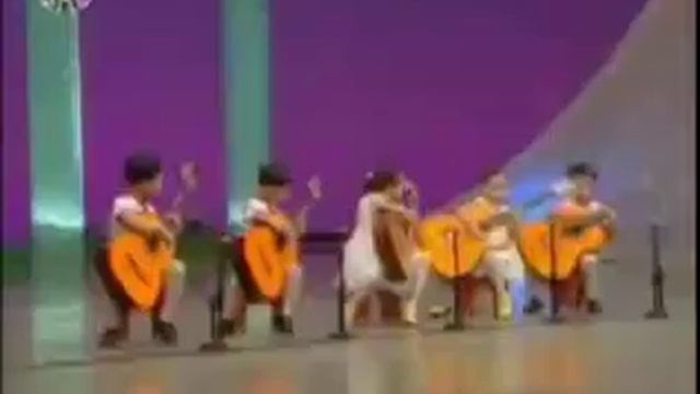 Маленькие китайские гитаристы. смотреть онлайн