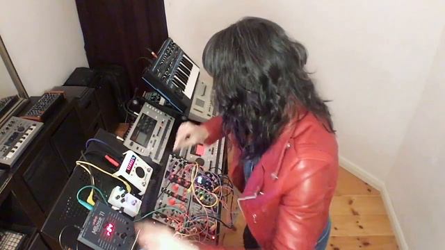 Exclusive: At-home Performance by Lady Starlight featuring H9 смотреть онлайн