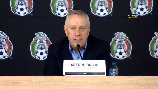 ¡Sin problema! Brizio apoya desnudo de Alexis Vega en pleno partido | Telemundo Deportes смотреть онлайн