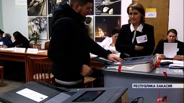 Новым главой Хакасии избран 30-летний коммунист Валентин Коновалов смотреть онлайн