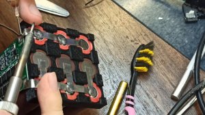 Аккумулятор на 12 вольт из 18650 Li-ion (3000мАч) + зарядка