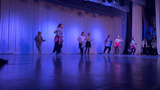 Алиска выступает впервые🫶🐥 смотреть онлайн