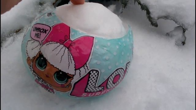 #САМОДЕЛЬНЫЙ ЛОЛ из СНЕГА Зимняя прогулка LOL смотреть онлайн
