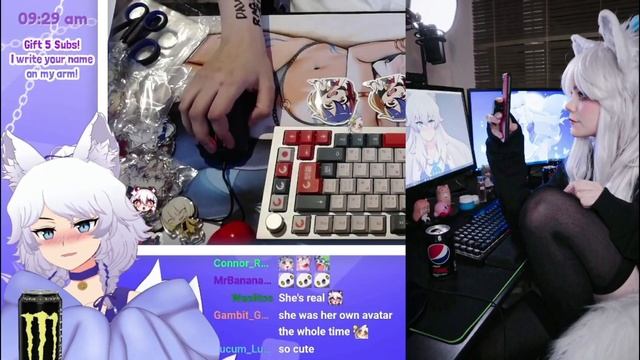 Lumi Showing Her Pics IRL смотреть онлайн