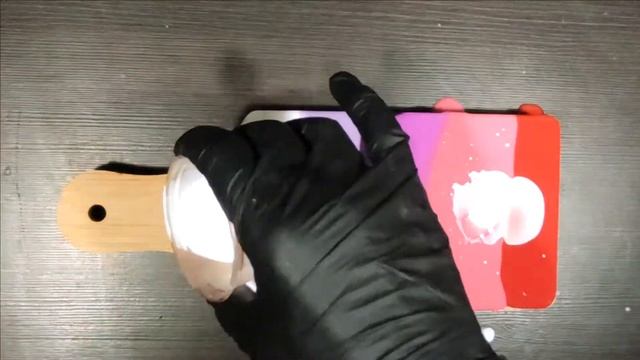 Купила две разделочные доски из Fix Price за 77 рублей и превратила с помощью флюид арт в картины.