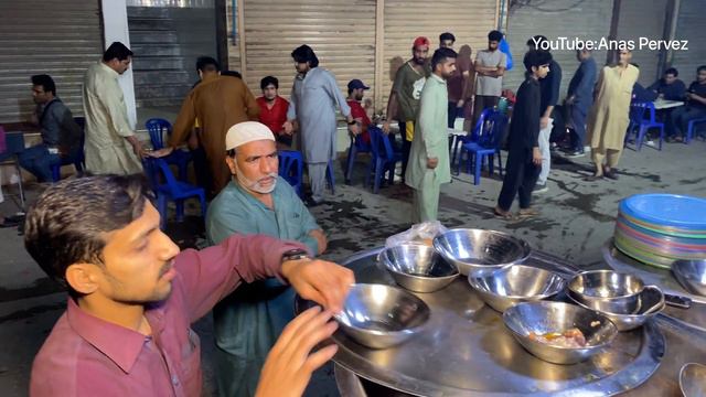 Lahori Nashta | Nasir Bong Paya Anarkali Bazar Lahore | Street Food Pakistan смотреть онлайн