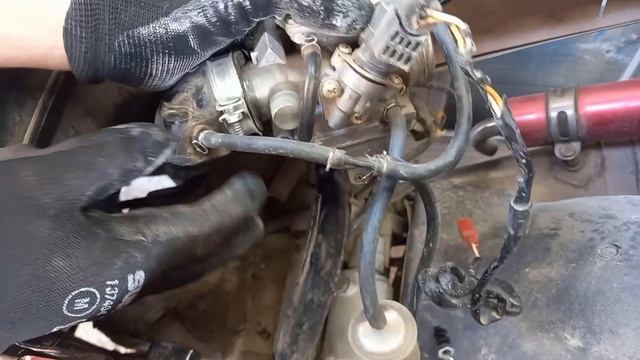 Fácil como conectar las mangueras del carburador de una motoneta o scooter смотреть онлайн