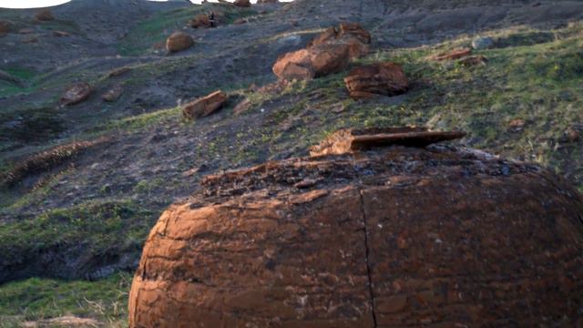 The Mystery of the Red Boulders | Red Rock Coulee Natural Area | Alberta Canada 【4K】 смотреть онлайн