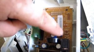 Микроволновка LG щёлкает и выключается при нажатии на пуск