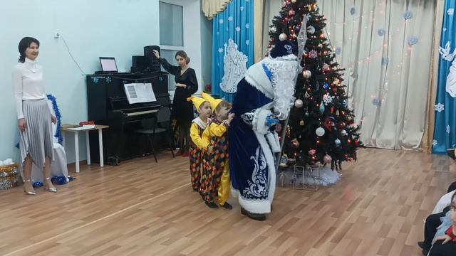 Новогодний утренник 2022 смотреть онлайн