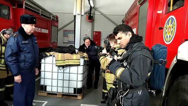 Пожарный-спасатель. Тренировки (ГДЗС) в СИЗОД по графику. Тепло-дымо-камера смотреть онлайн