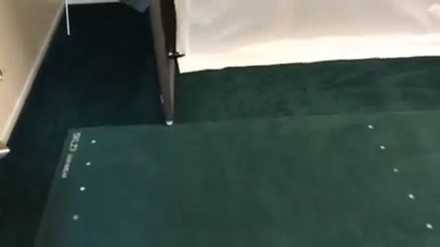 Golf simulator room with the optishot 2 смотреть онлайн