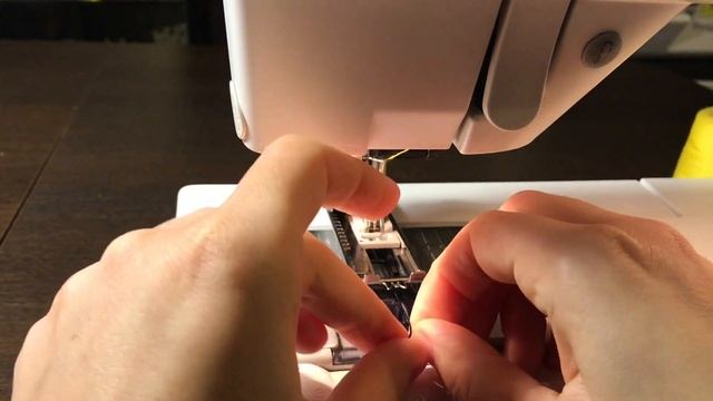 Использование крючков/усиков на лапке для вымётывания петли на машинке. смотреть онлайн