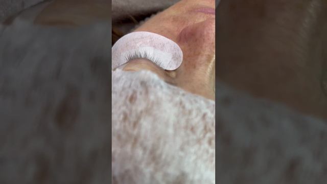 Наращивание ресниц. Классика. Длина 6-10мм. смотреть онлайн