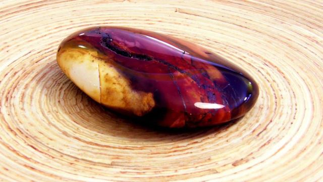 Mookaite Meaning Benefits And Spiritual Properties