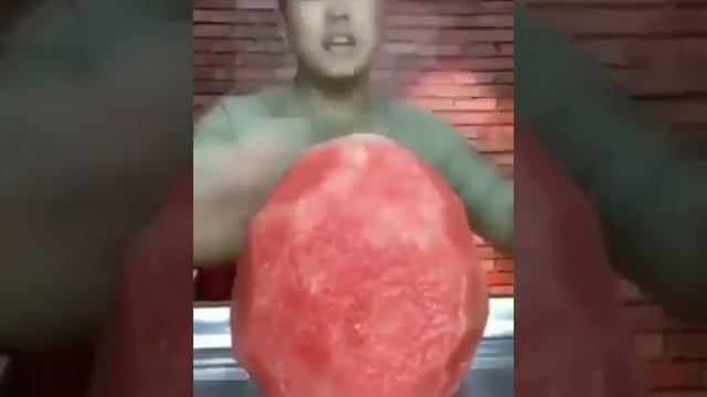 Watermelon eating speedrun world record in 0:08 (any%) 2020 смотреть онлайн