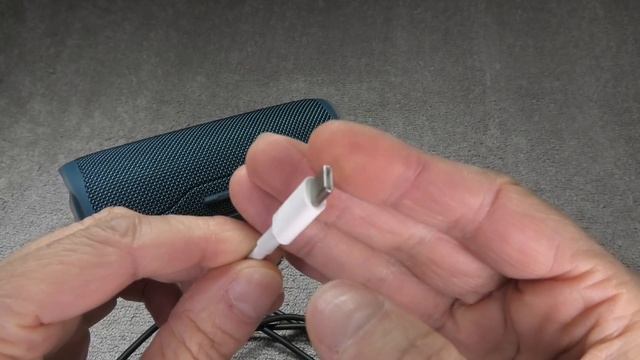 How to CHARGE the BATTERY of JBL FLIP 6 Bluetooth Speakers смотреть онлайн