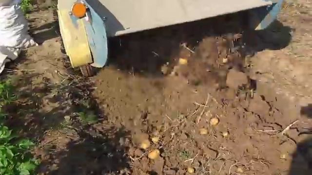 МТЗ і Картофелекопалка двухрядная смотреть онлайн